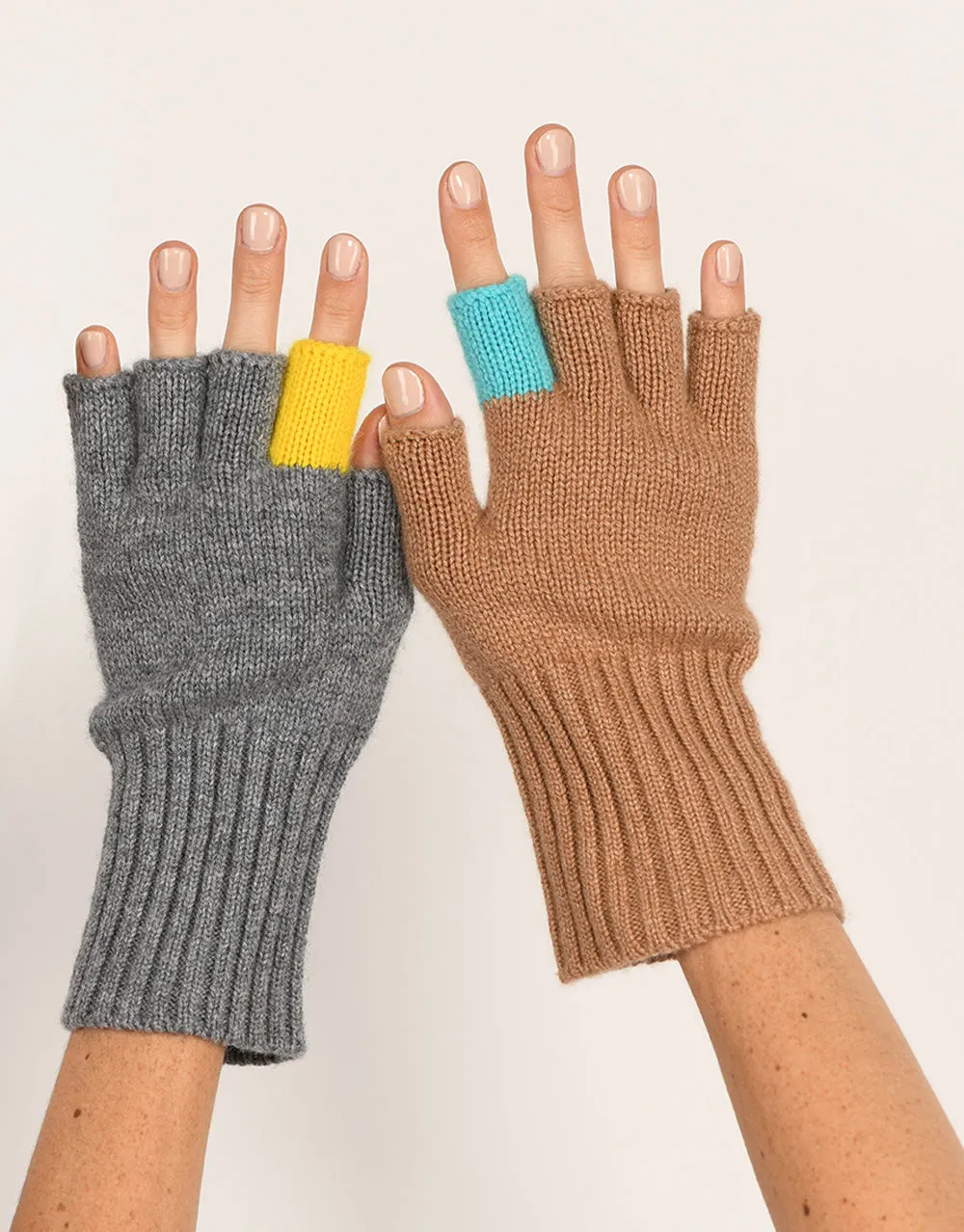 Contrast Fingerless Gloves