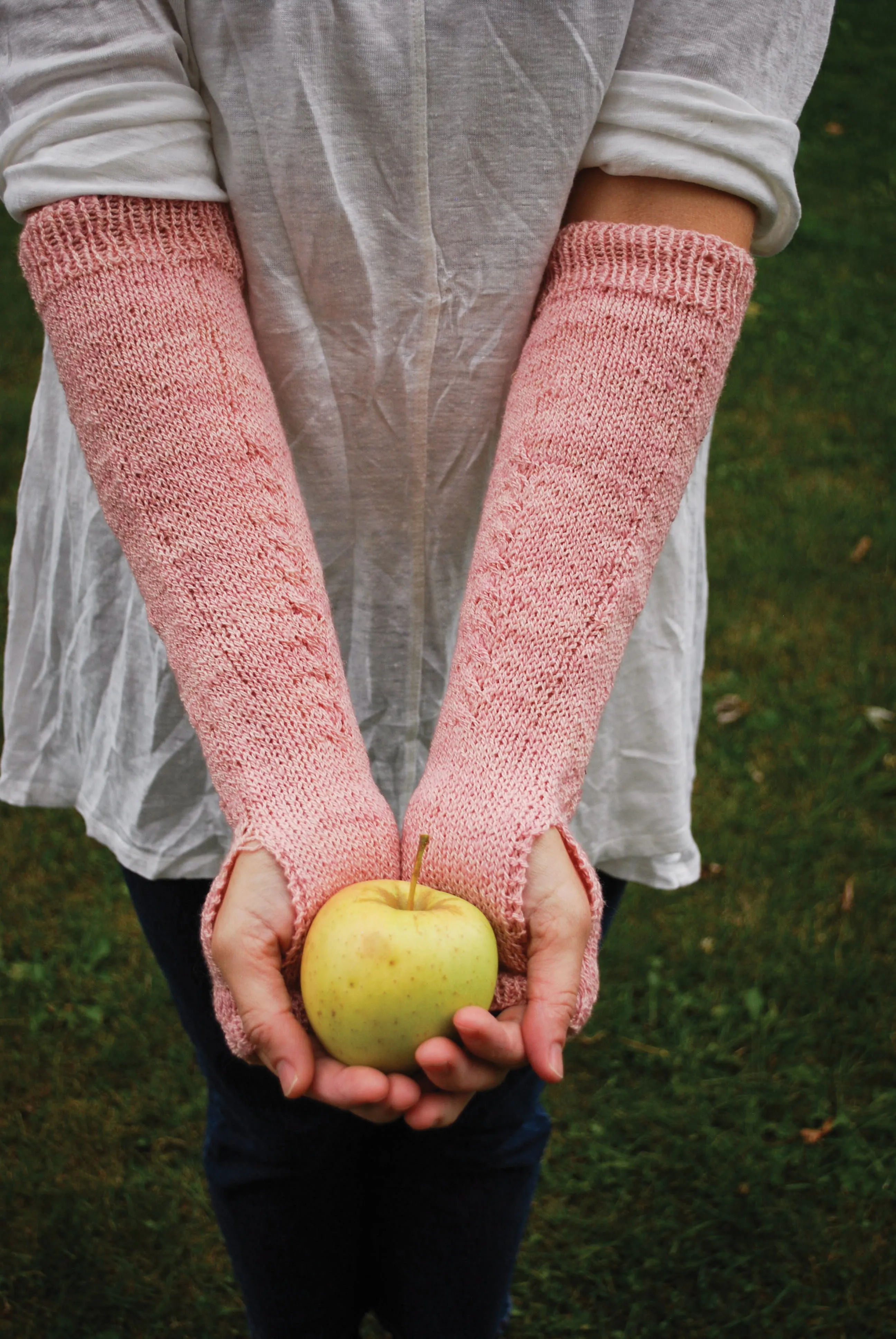 The Landlady's Fingerless Gloves - Knitting Pattern PDF Download