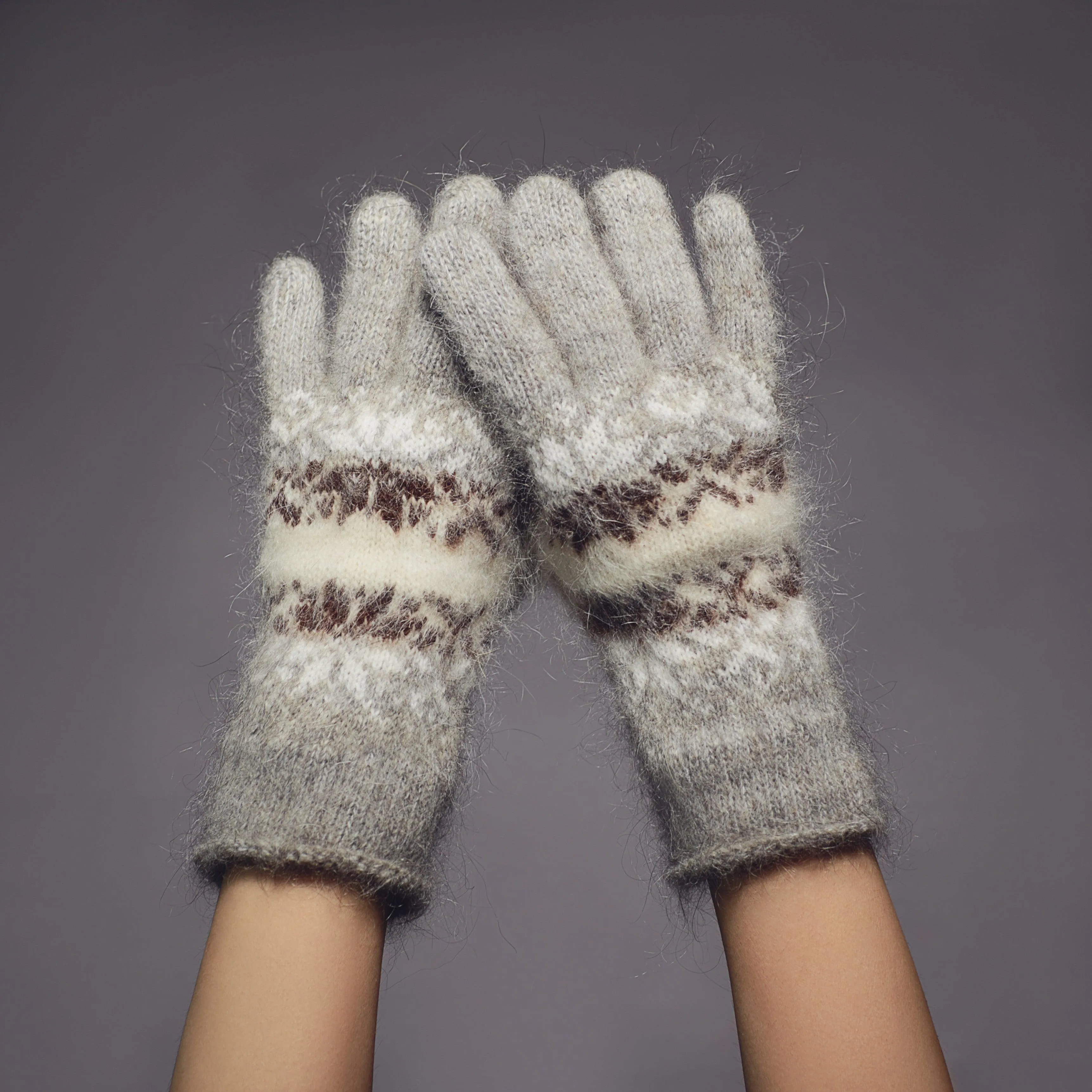 Women's Frosted Snowflakes Non-Binding Goat Wool Gloves