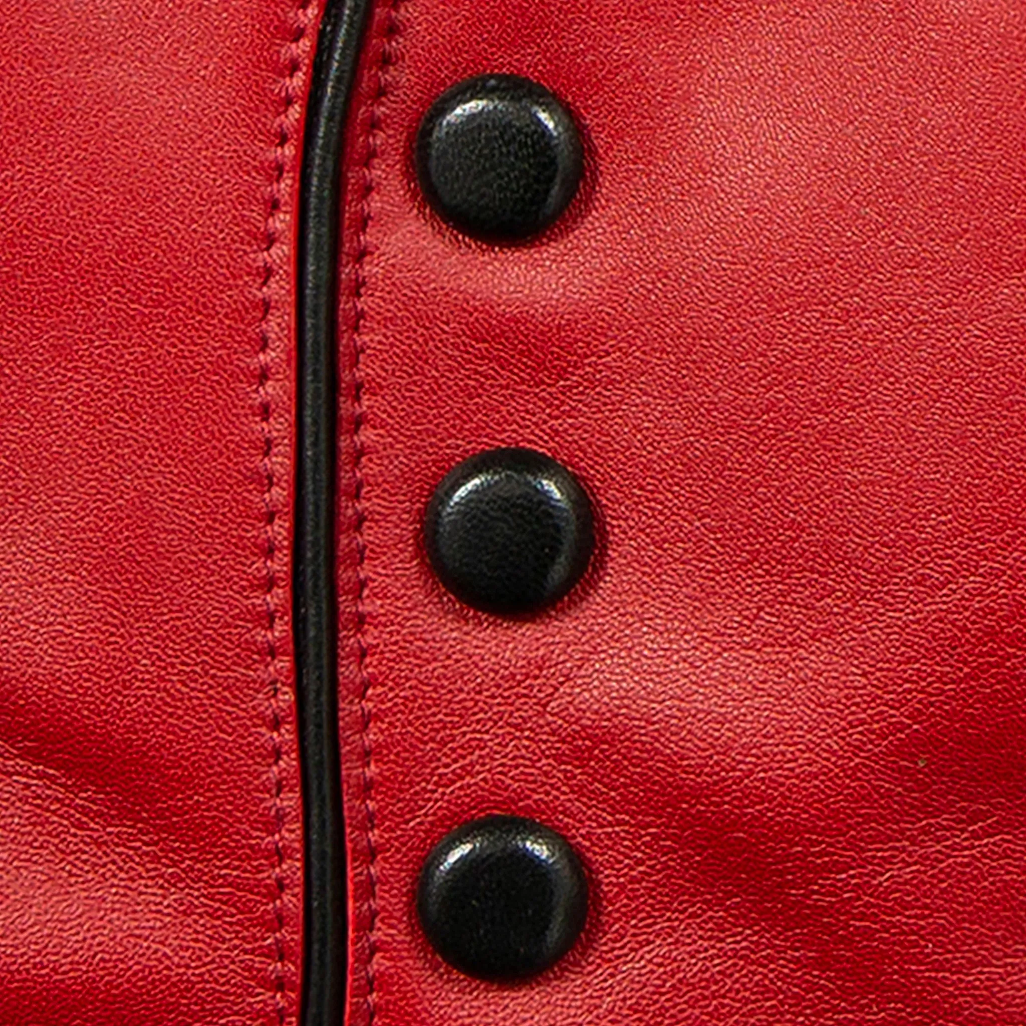 Women’s Wool-Lined Leather Gloves with Buttons and Piping